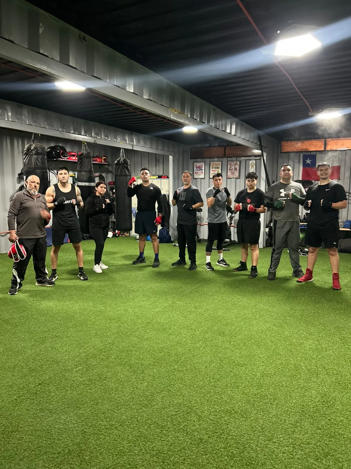 Grupo de entrenamiento del Club de Boxeo Curauma